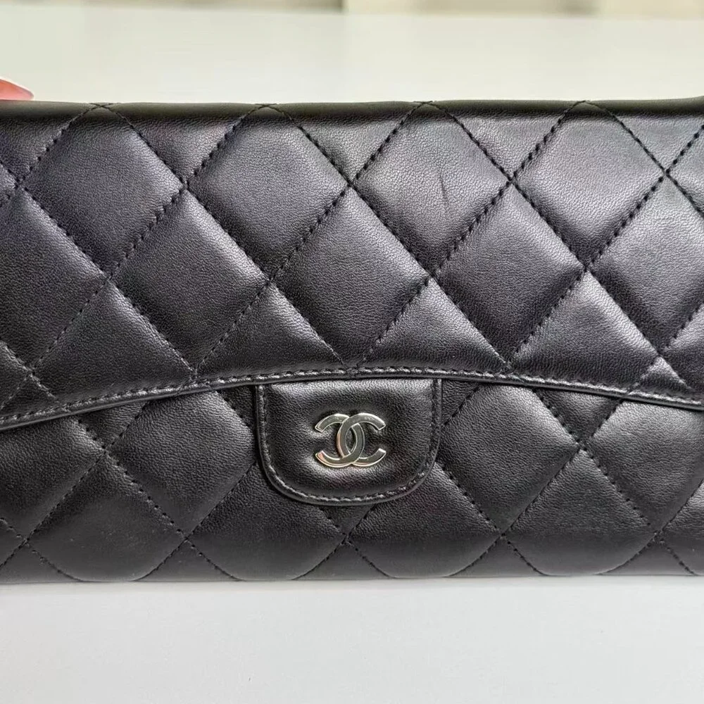 Chanel Black Leather Flap Wallet - Small Quilted Goods with Classic CC Logo
